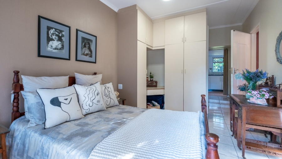 5 Bedroom Property for Sale in Denver Park Western Cape